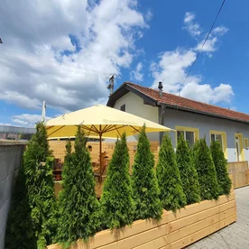 Drevené kvetináče na terasu