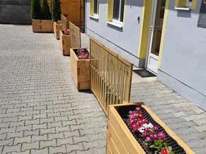 Drevené kvetináče na terasu