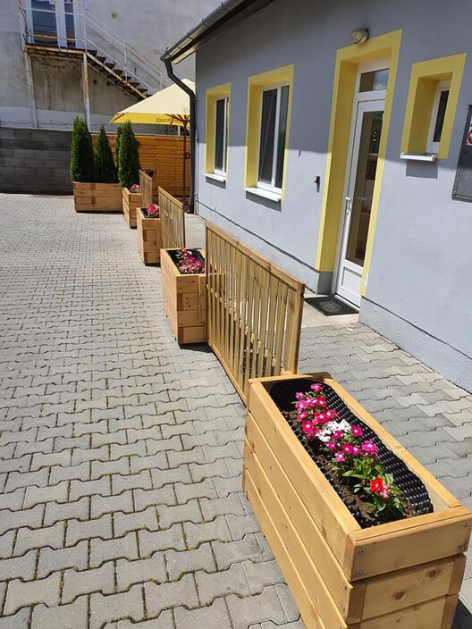 Drevený vyvýšený záhon