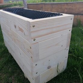 Drevený vyvýšený záhon